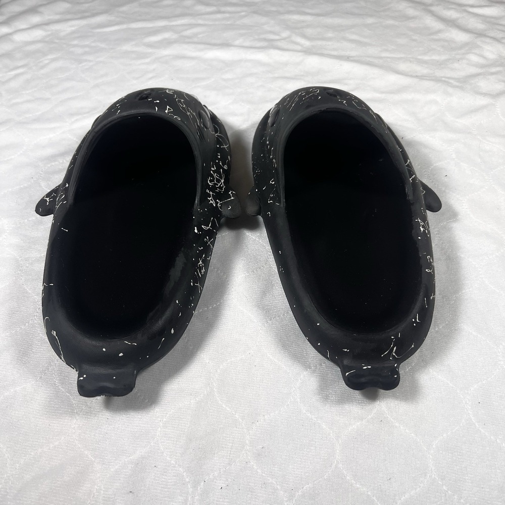 Sharks Slides - Size: 38-39 (US 8) Black Sandals Shower Shoes‎ 245(2.0) Unisex - Picture 2 of 8